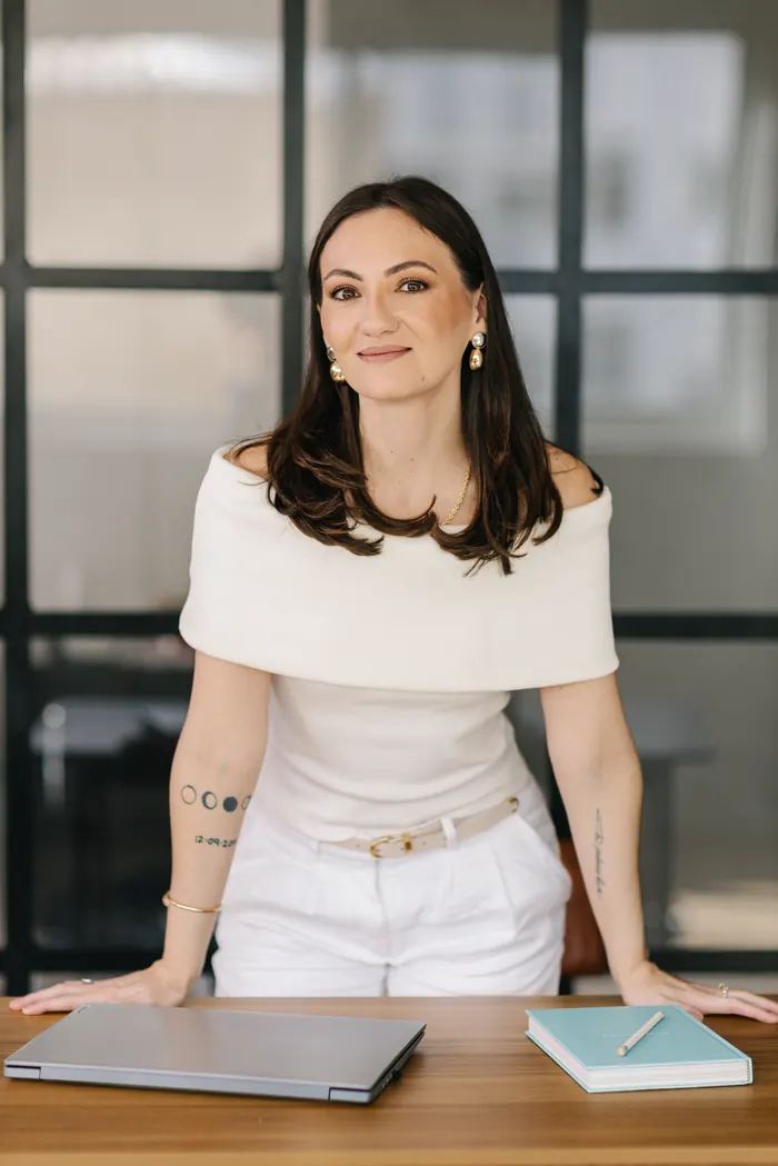 Bruna Lopes de Barros assessora executivos